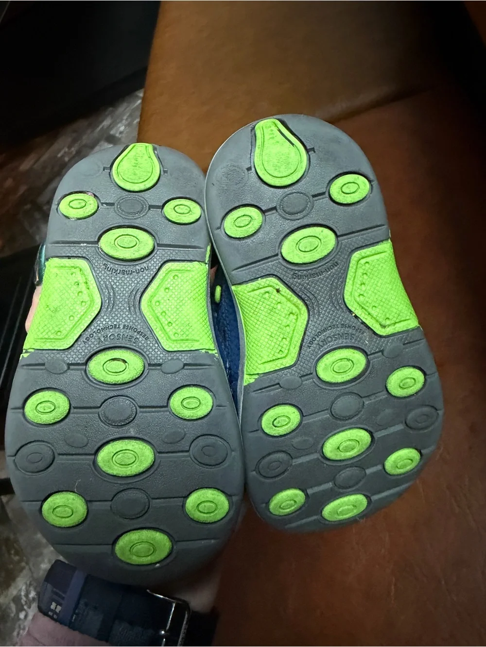 Stride Rite SRT Wade 2.0 boys sandals size 5.5W